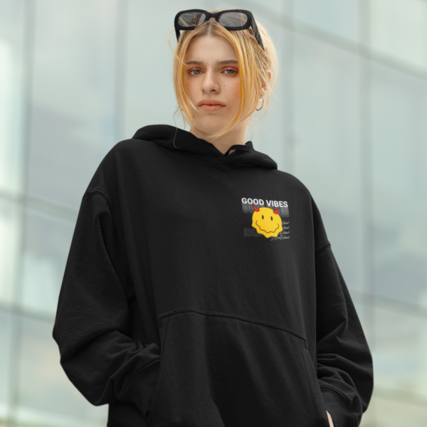 CANGURO OVESIZE ESTAMPADO DISEÑO GOOD VIBES - Imagen 3